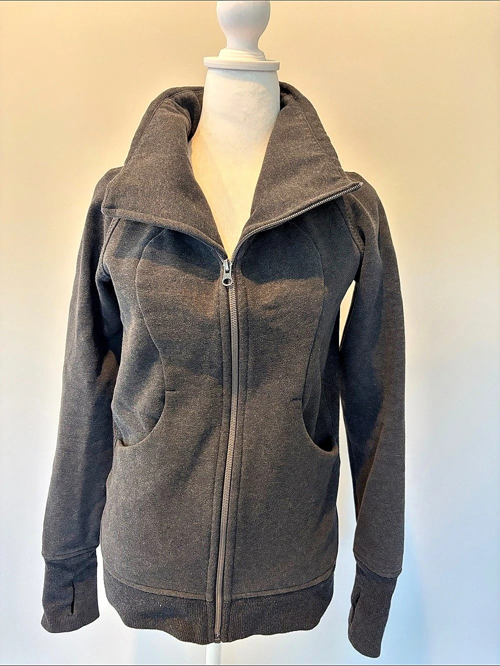 Lululemon Women's Hooded Utility Jacket in dark gray size S65